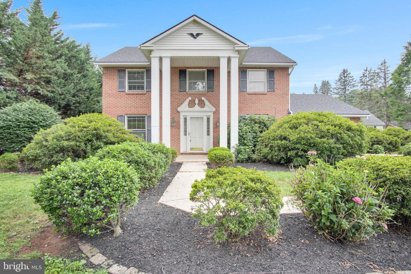 811 Greenbriar Road, York