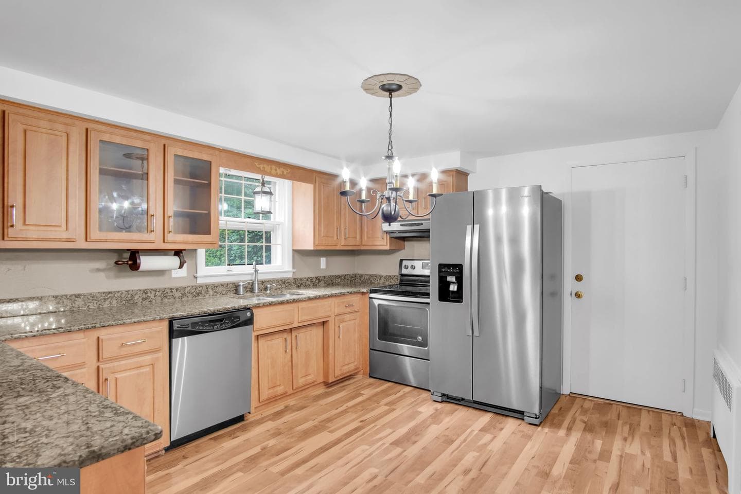 811 Greenbriar Road photo 19