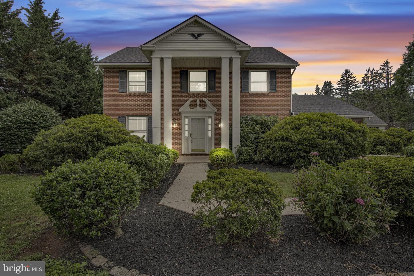 811 Greenbriar Road, York