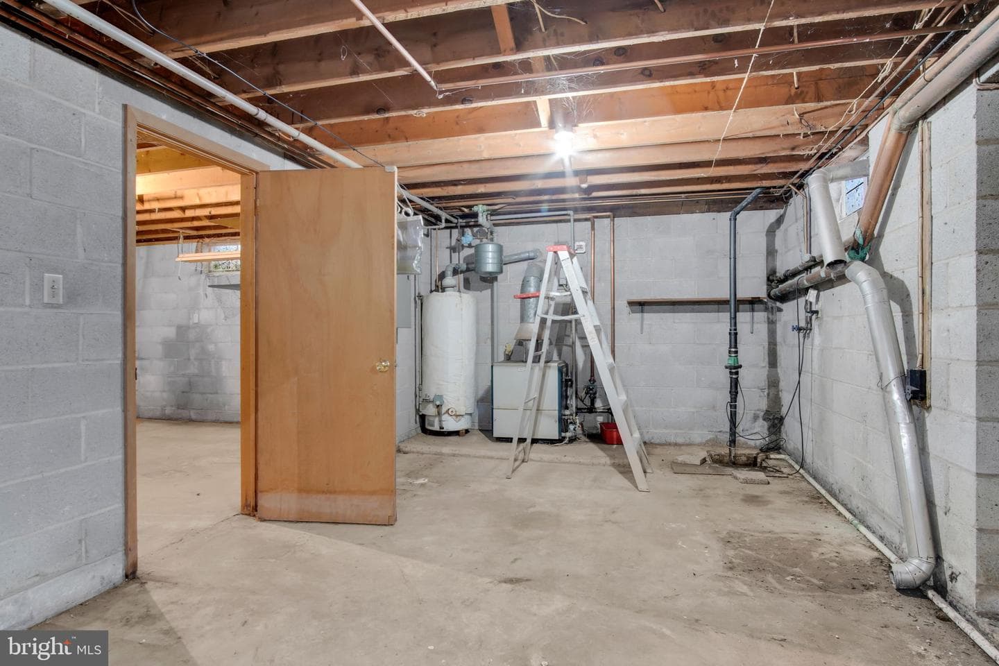 811 Greenbriar Road photo 39
