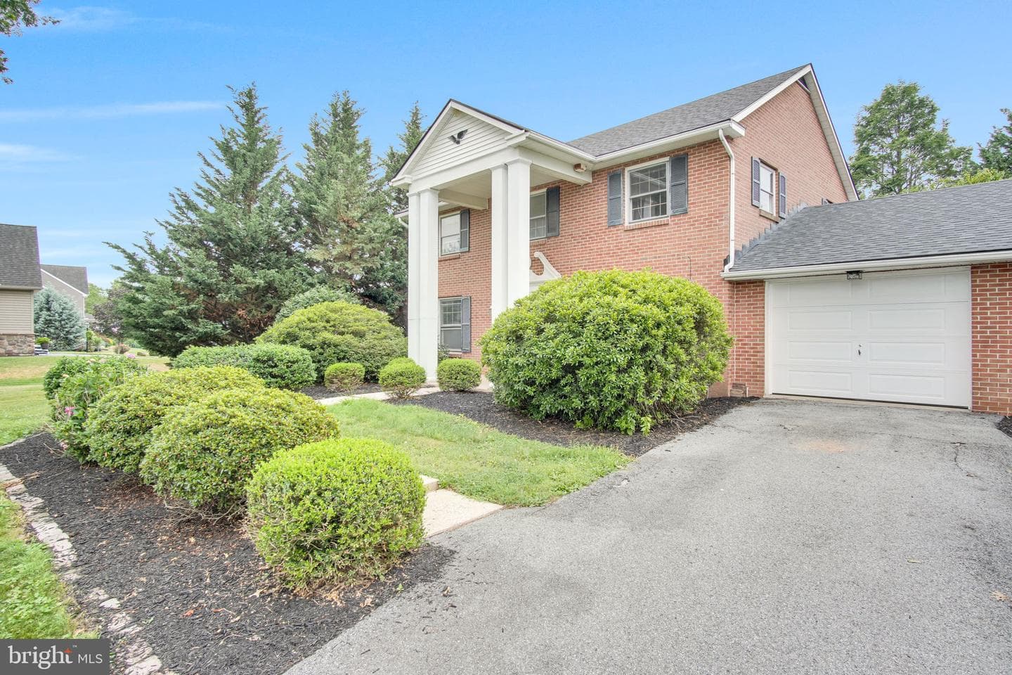 811 Greenbriar Road photo 45
