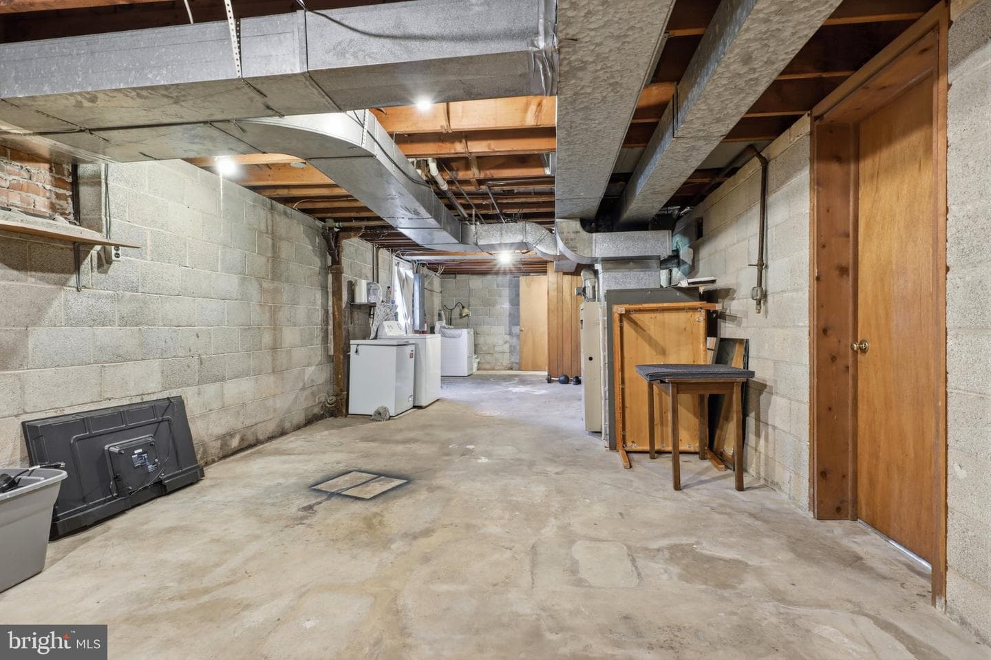 2260 S George Street photo 29