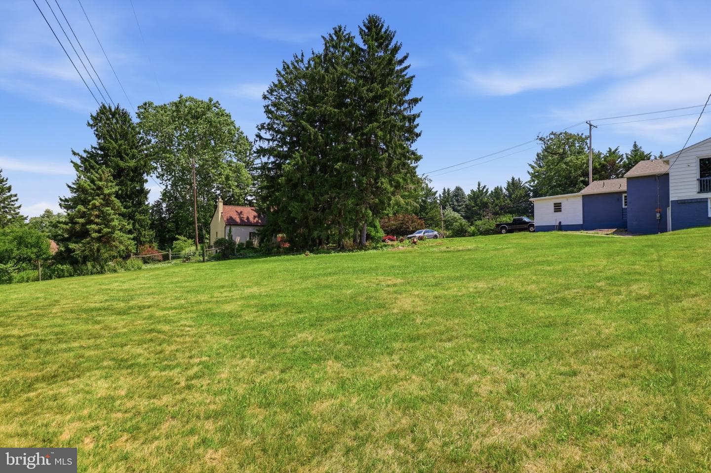 2260 S George Street photo 40