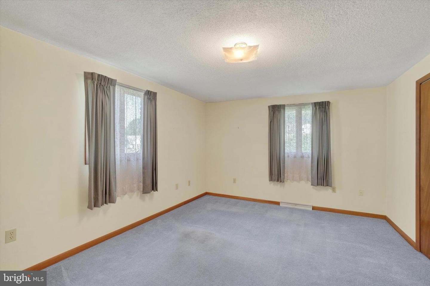 406 Beaumont Road photo 13