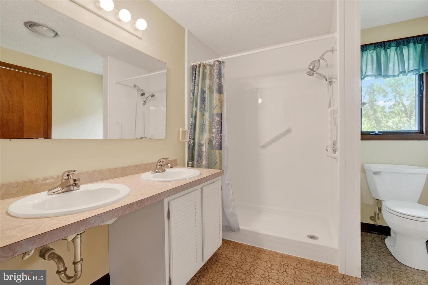 406 Beaumont Road photo 15