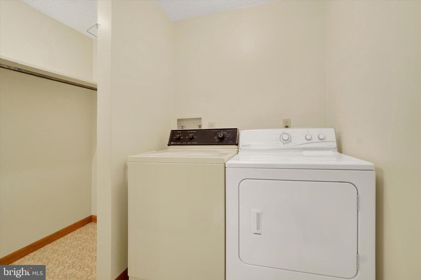406 Beaumont Road photo 16