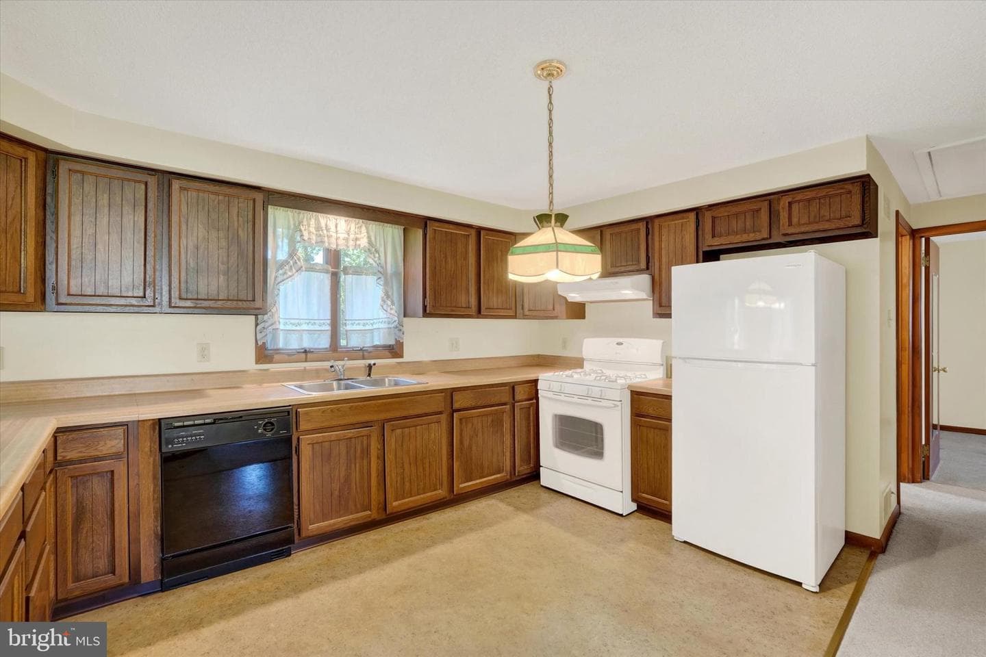 406 Beaumont Road photo 6