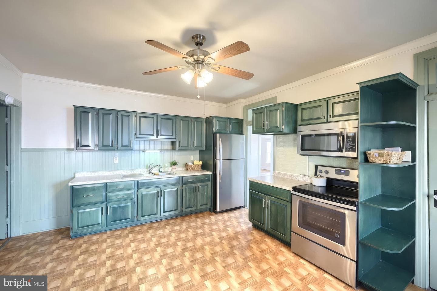509 W Broadway photo 16
