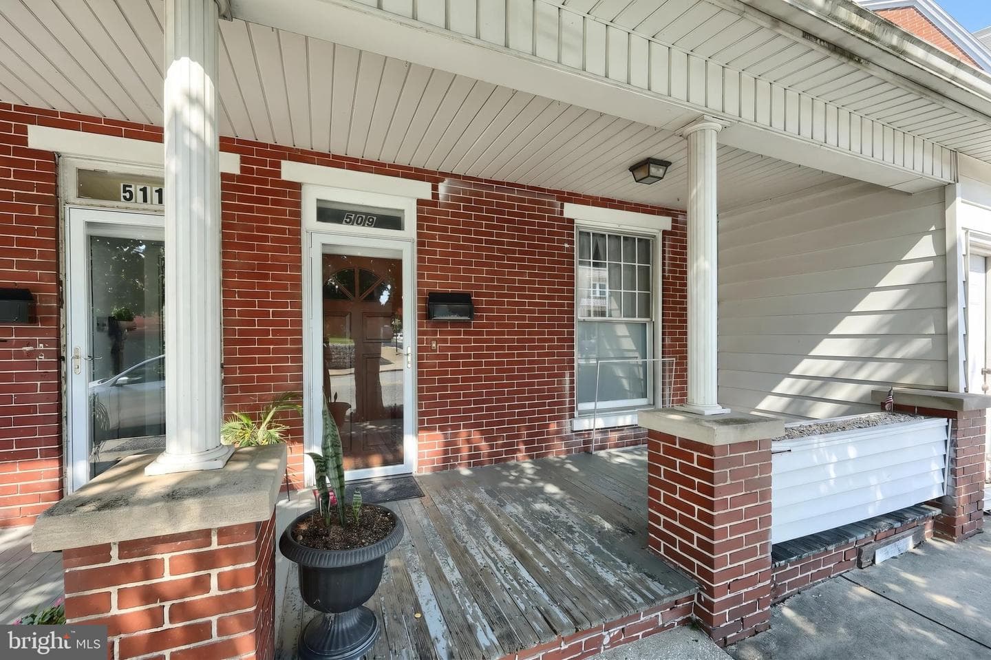 509 W Broadway photo 2