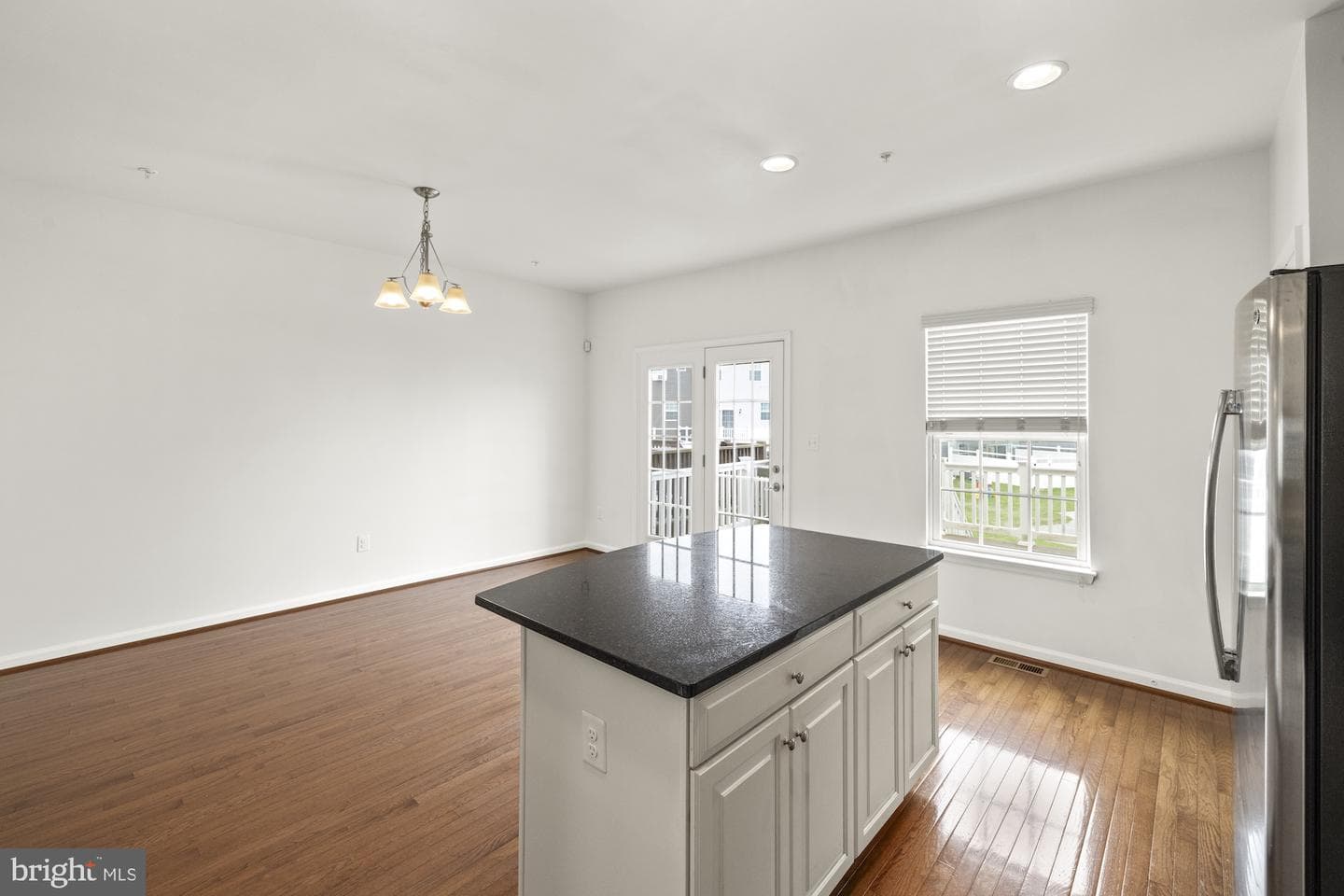 418 Charles Avenue photo 20