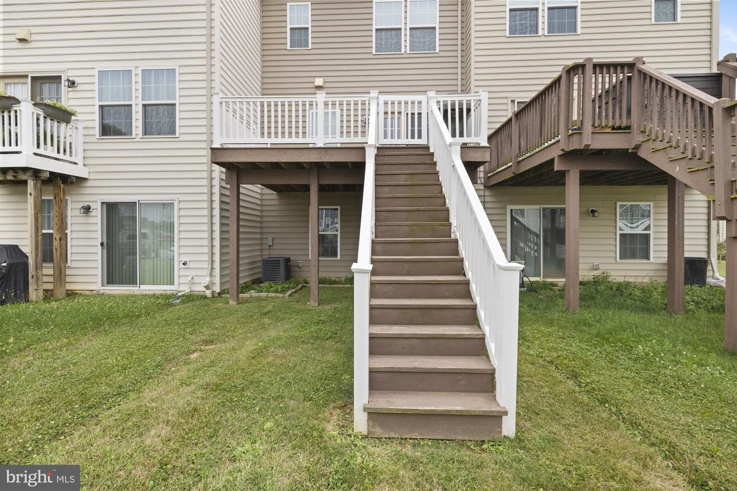 418 Charles Avenue photo 32