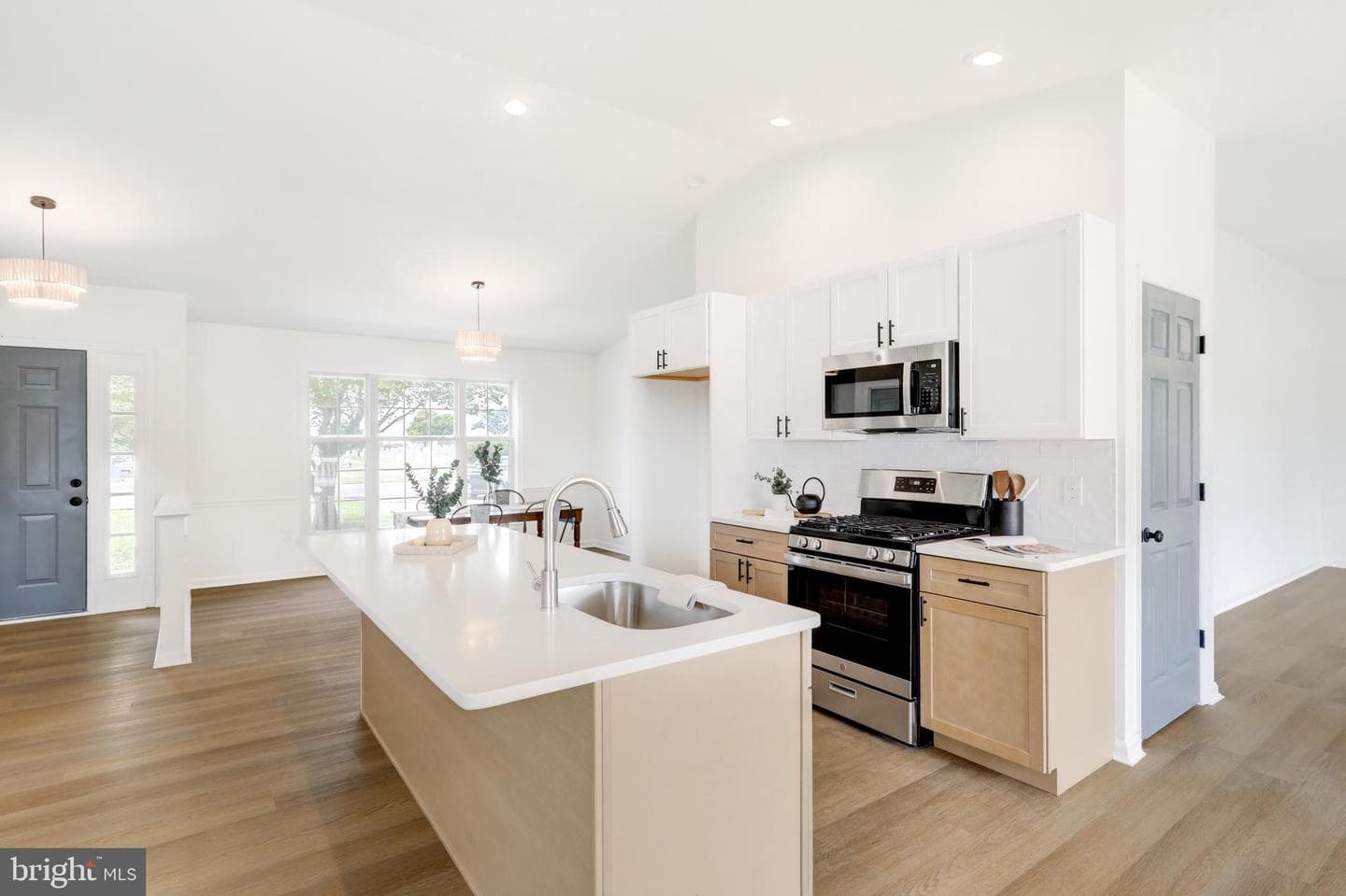 953 Campbell Road photo 10