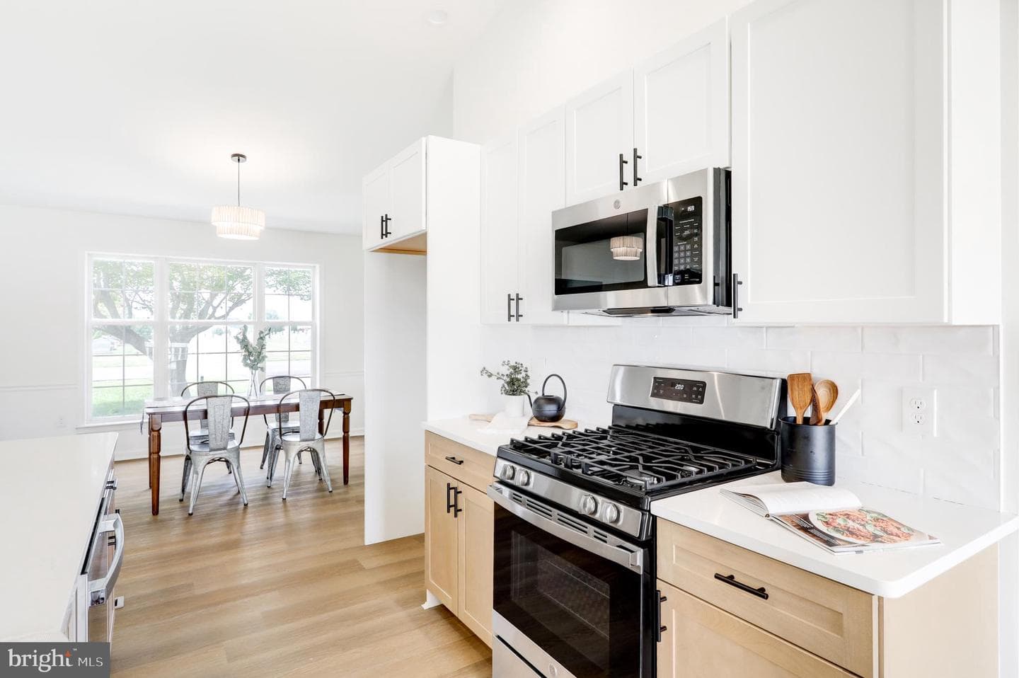953 Campbell Road photo 11