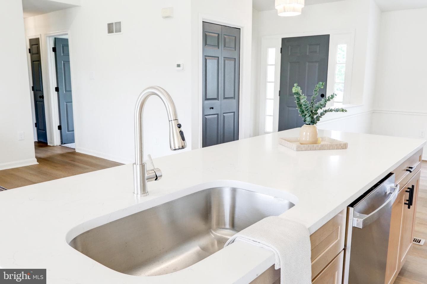 953 Campbell Road photo 12