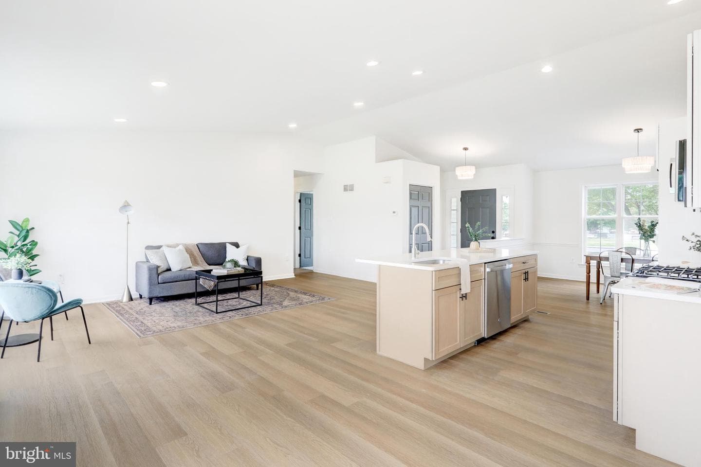 953 Campbell Road photo 7