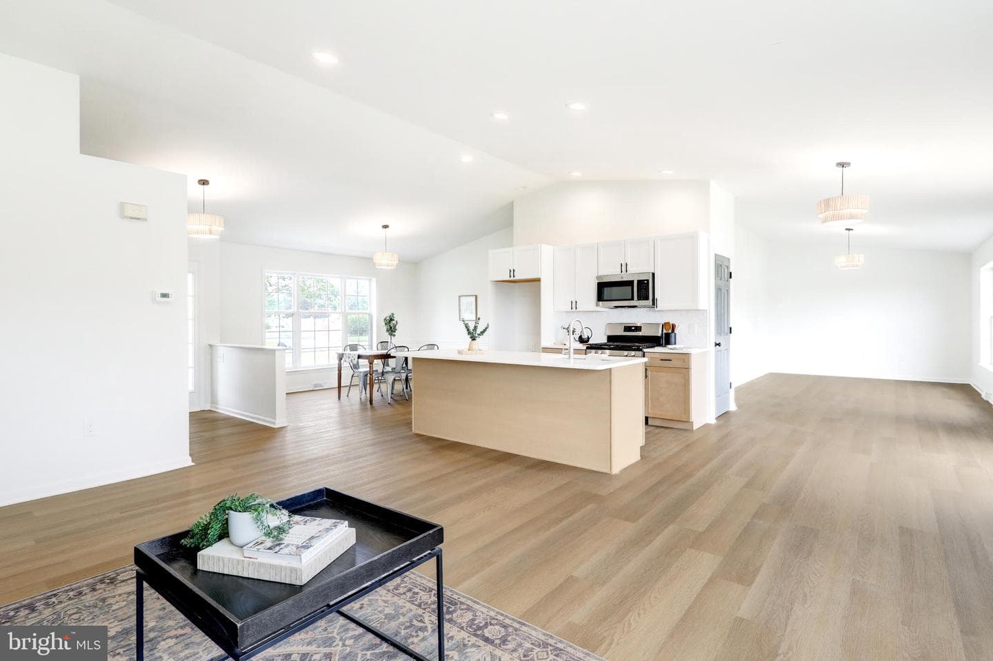 953 Campbell Road photo 8