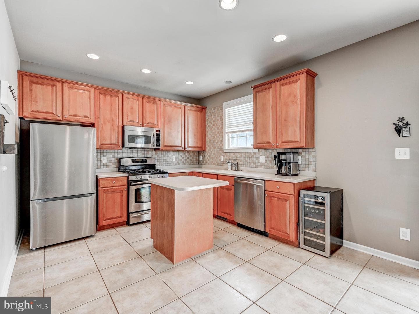 254 N Front Street photo 16