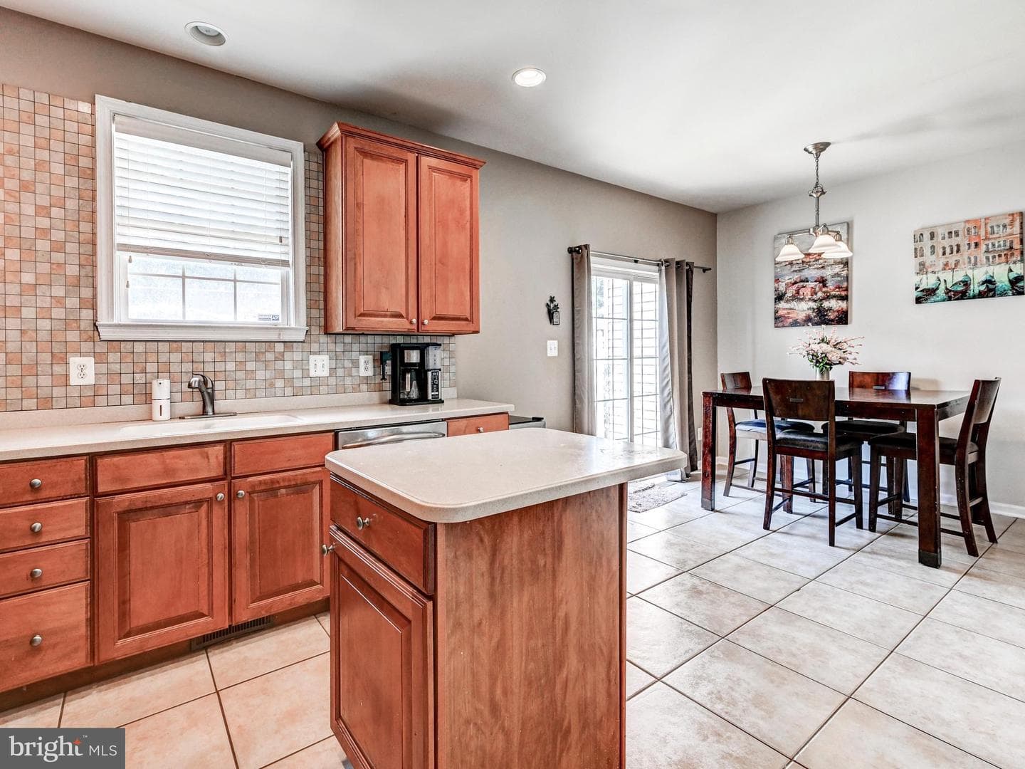 254 N Front Street photo 17