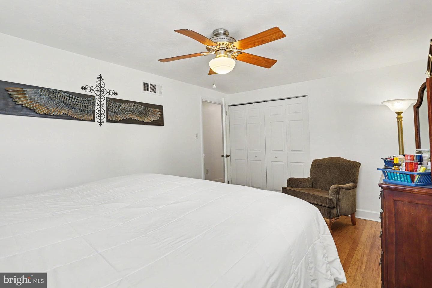 398 Folkstone Way photo 16