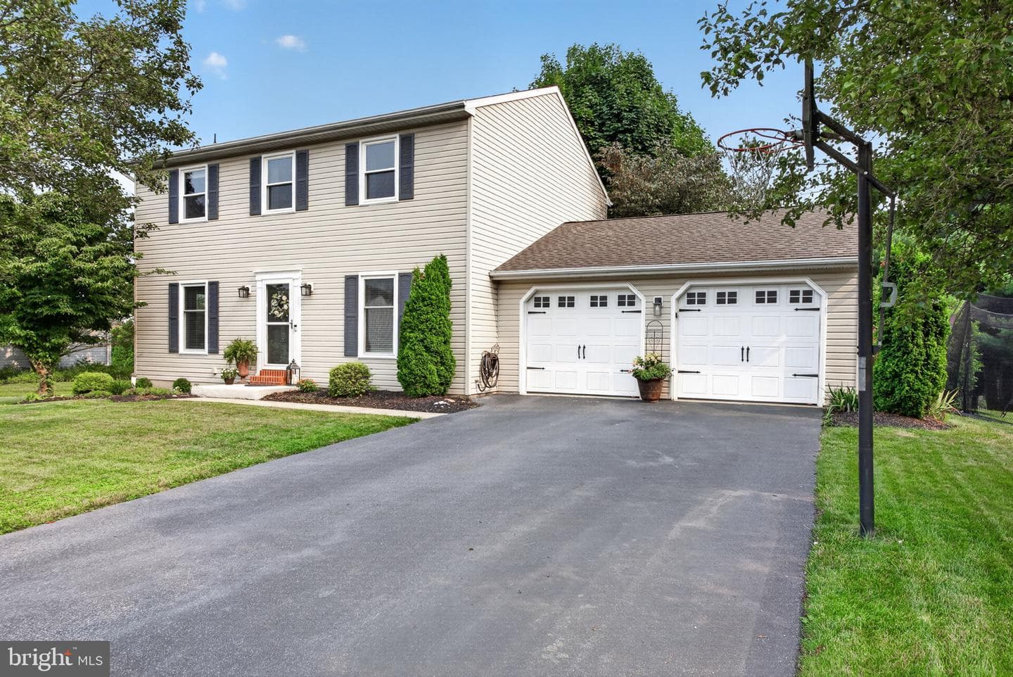 432 White Rose Lane, York