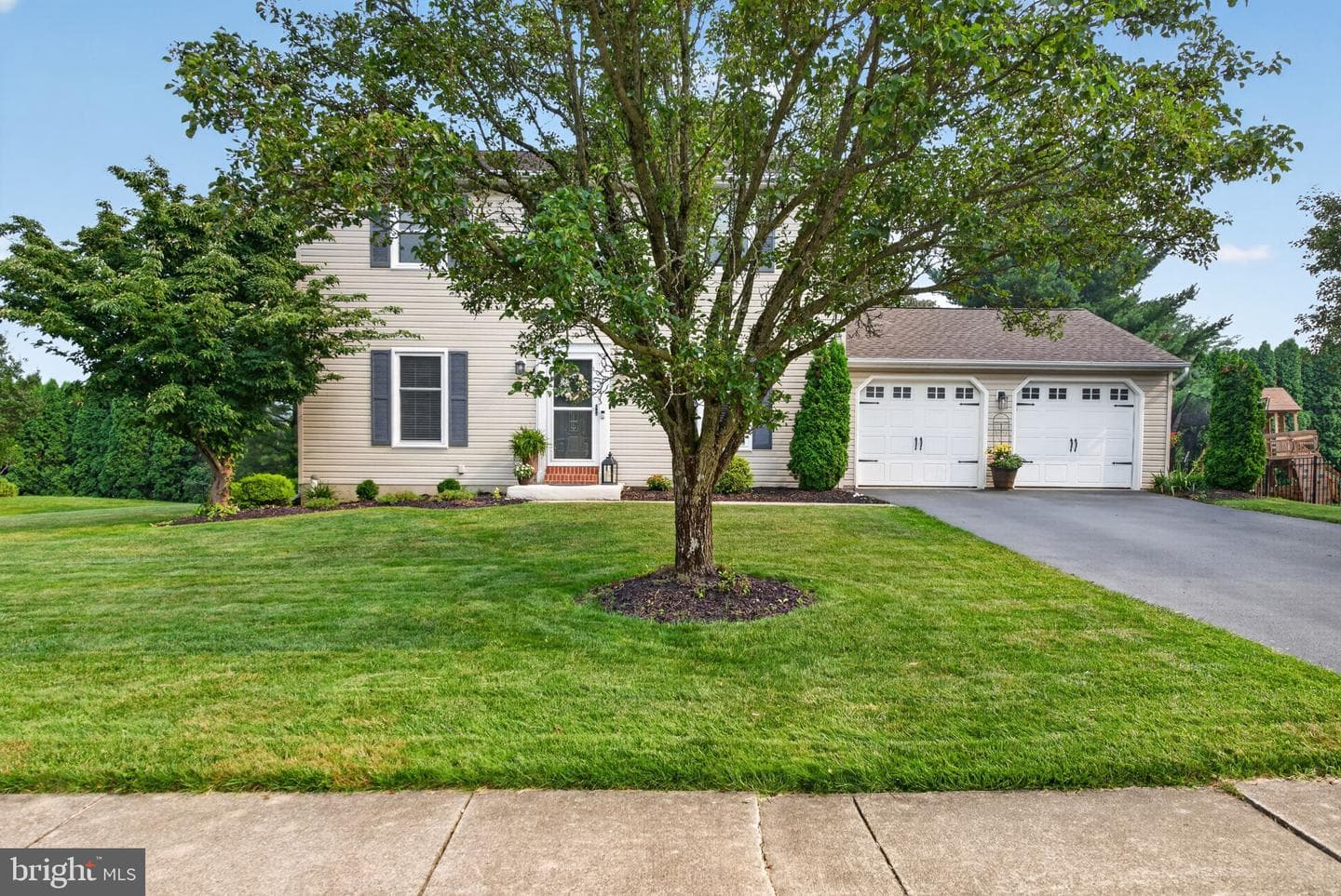 432 White Rose Lane photo 3