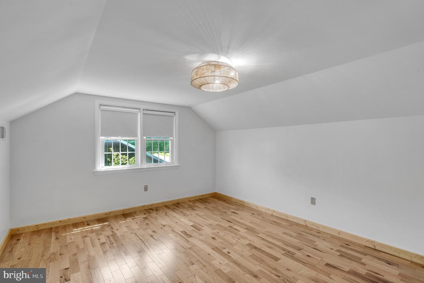 1150 Westminster Avenue photo 20