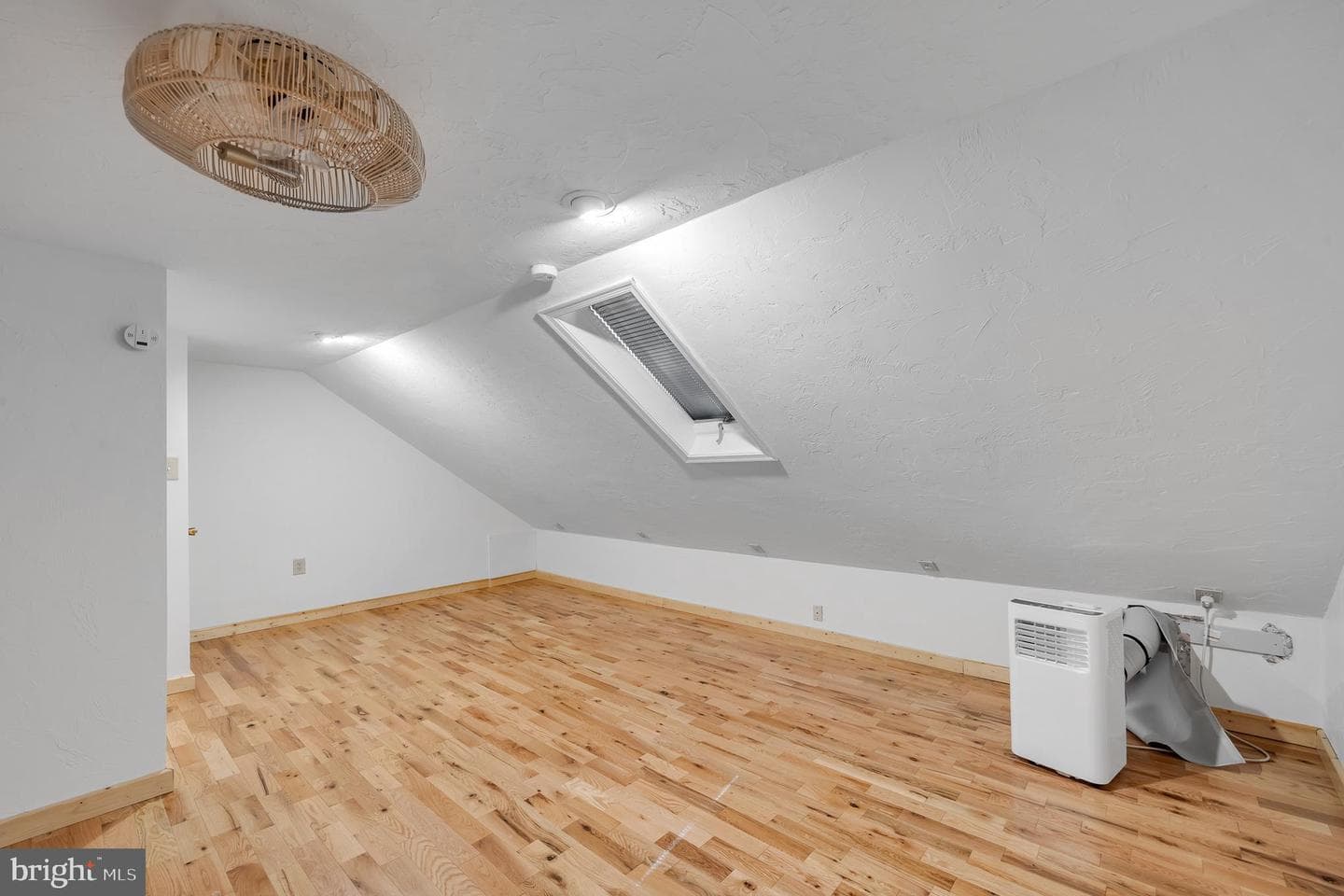 1150 Westminster Avenue photo 34