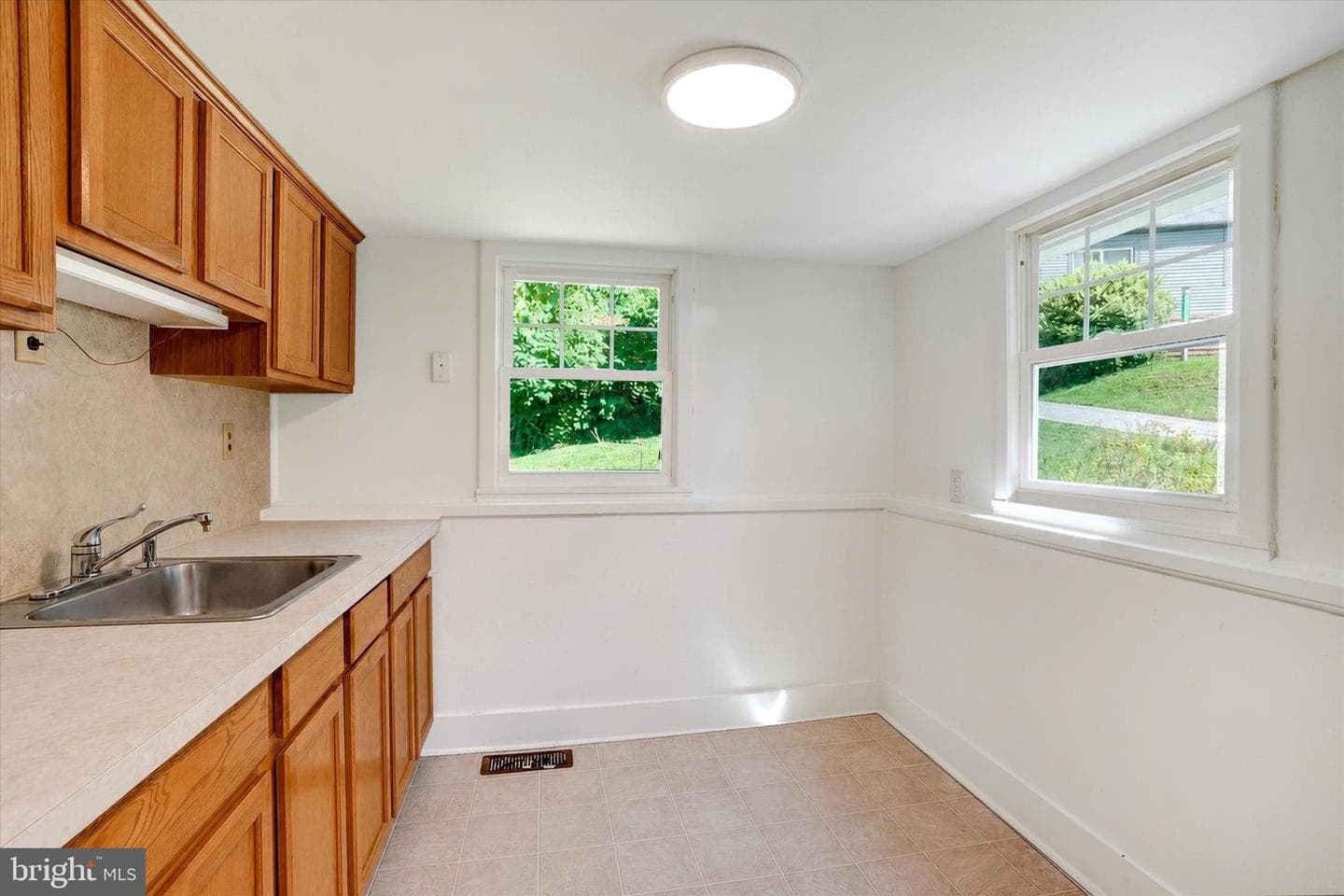 270 Green Valley Road photo 7
