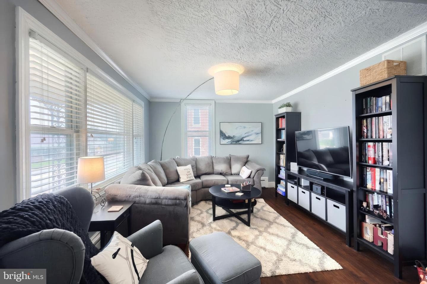 2421 S Queen Street photo 15
