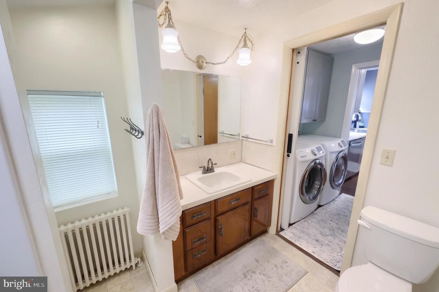 2421 S Queen Street photo 28