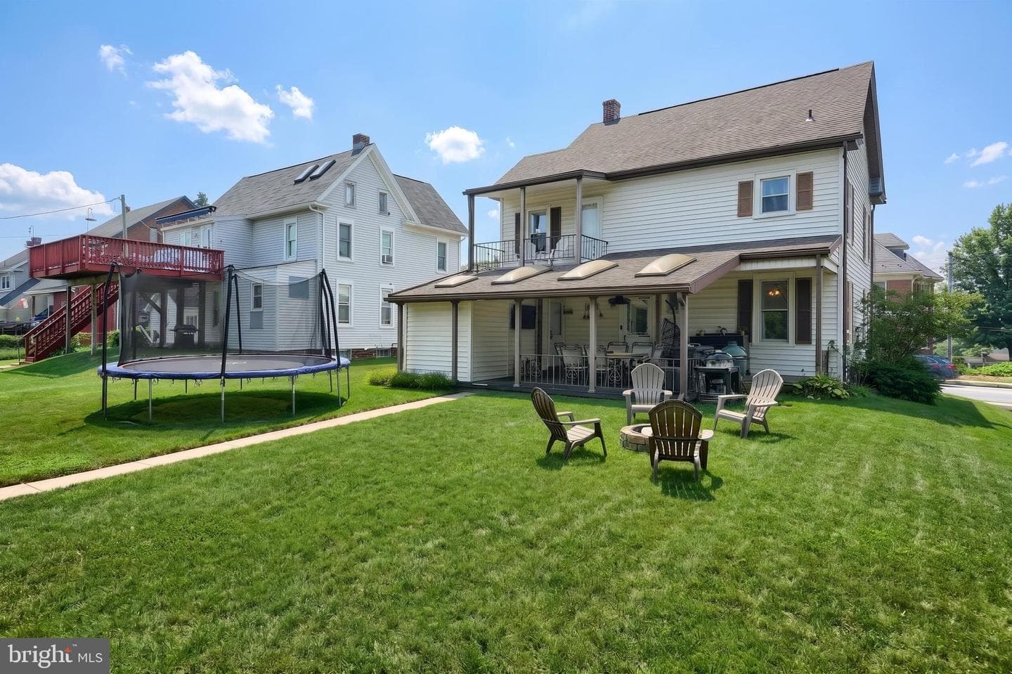 2421 S Queen Street photo 6