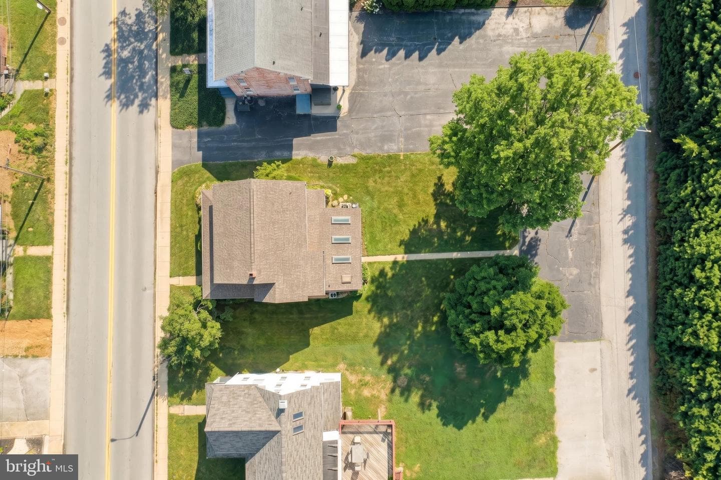 2421 S Queen Street photo 7