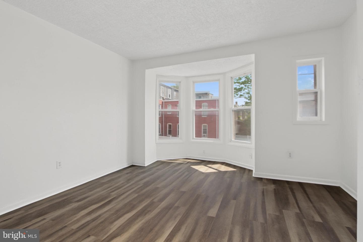 460 S Pershing Avenue photo 14