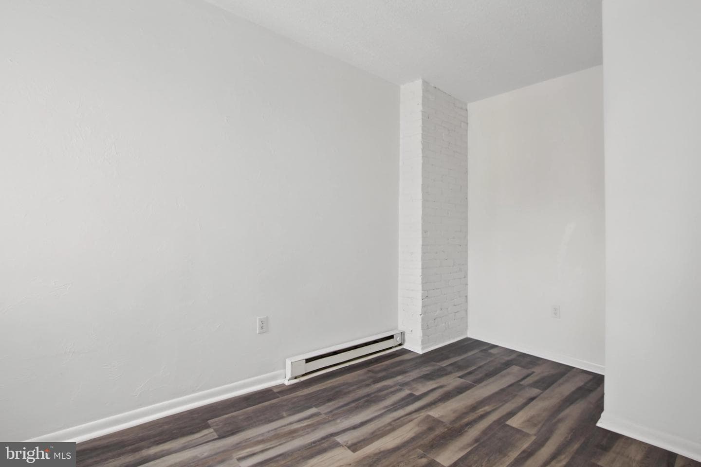 460 S Pershing Avenue photo 16