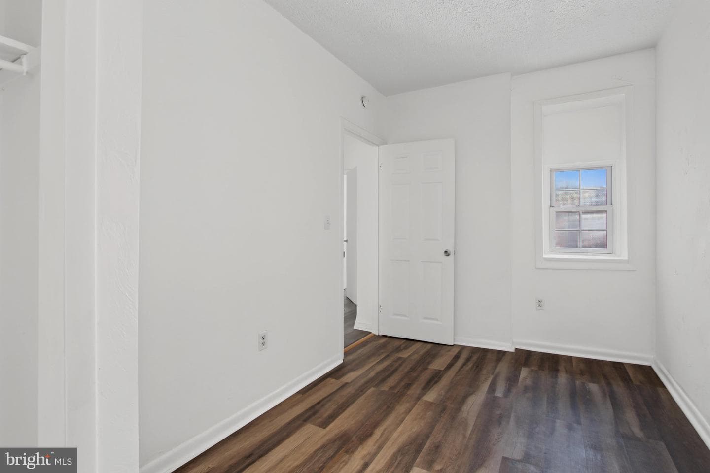 460 S Pershing Avenue photo 17