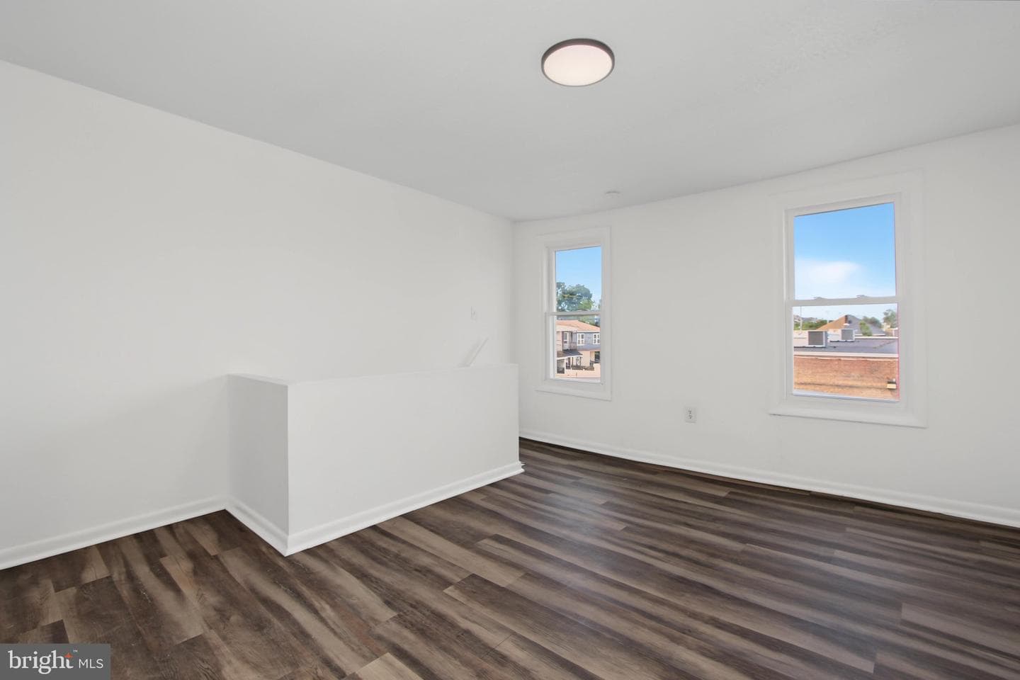 460 S Pershing Avenue photo 22
