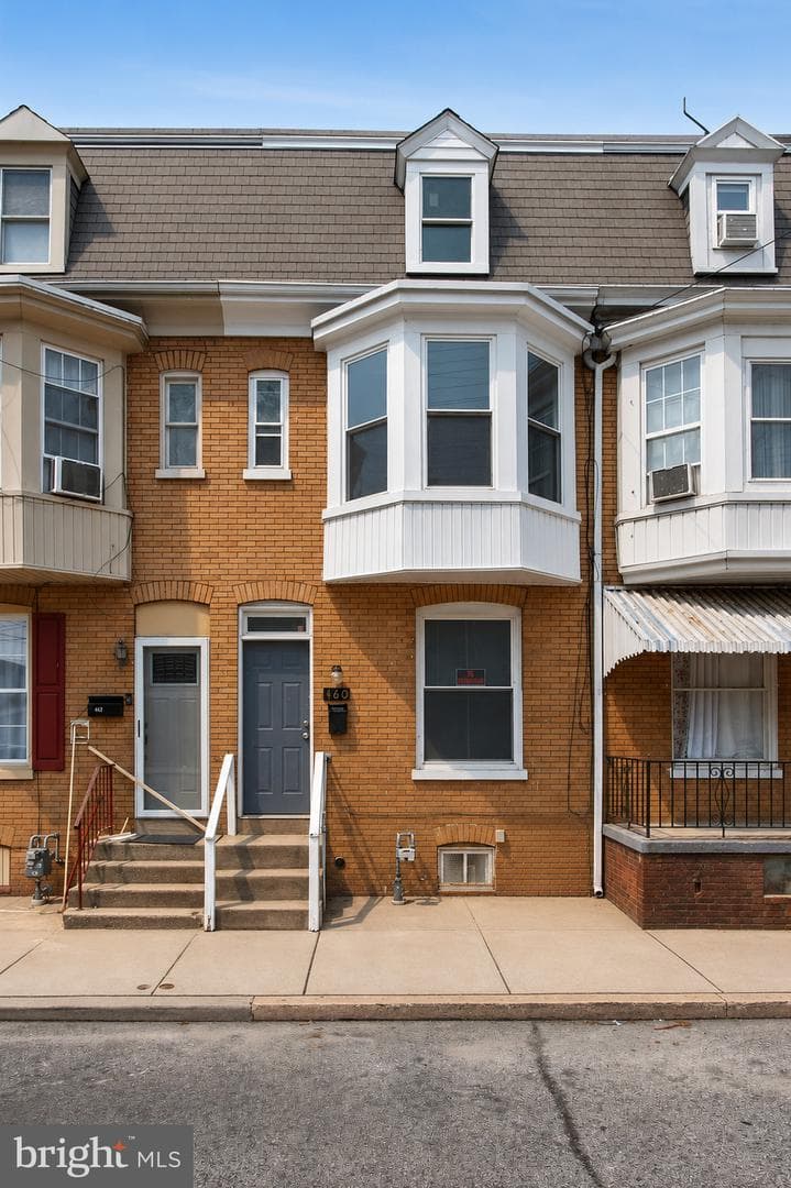 460 S Pershing Avenue photo 3