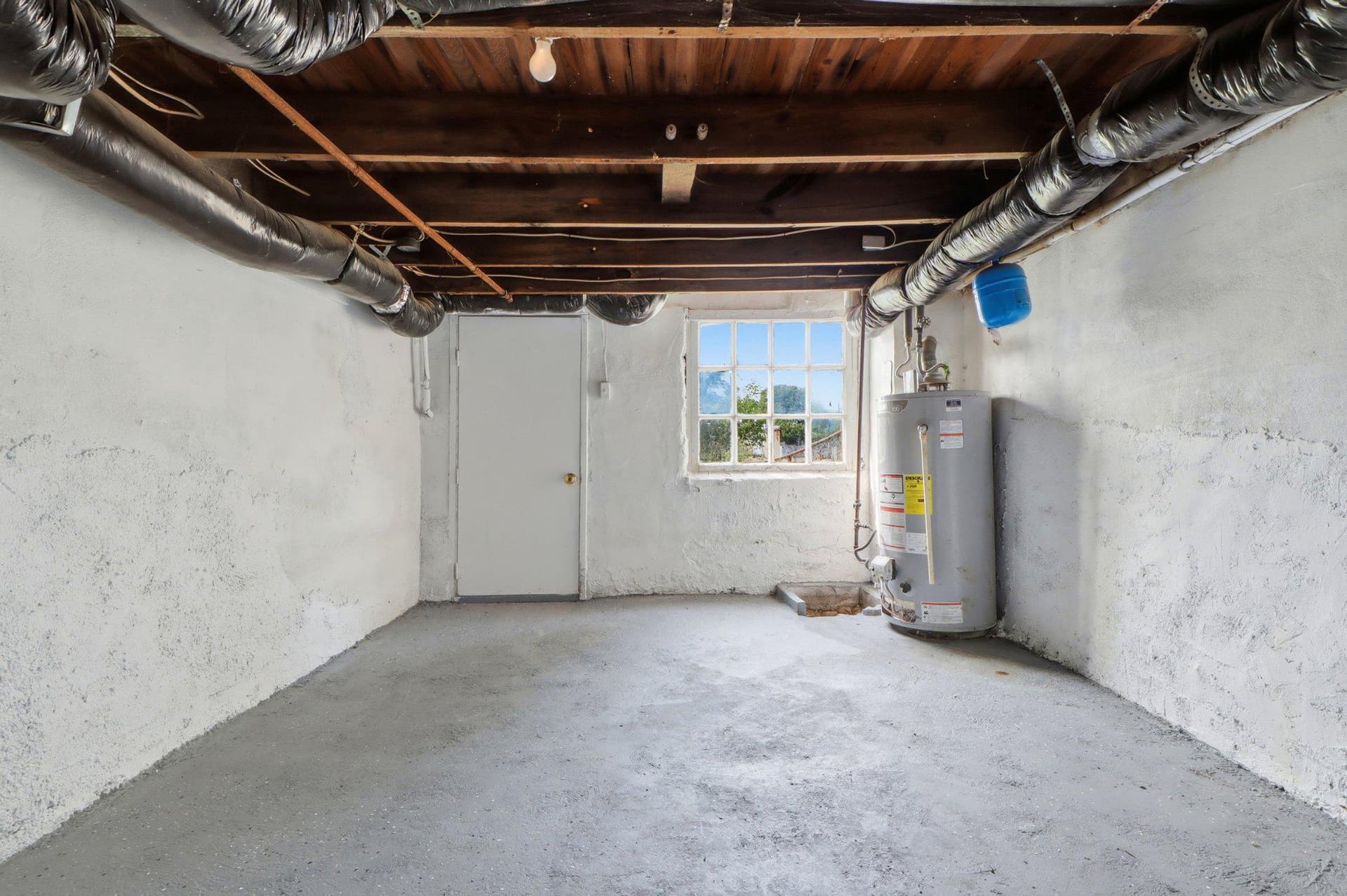 1269 E Philadelphia Street photo 36