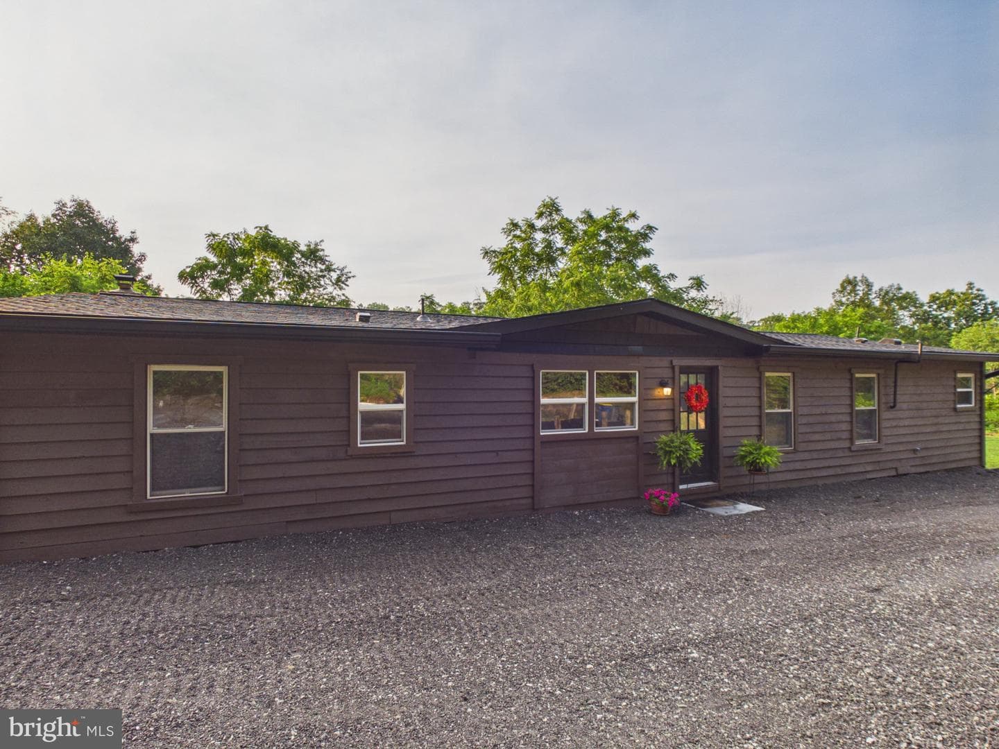3997 Trone Road photo 4