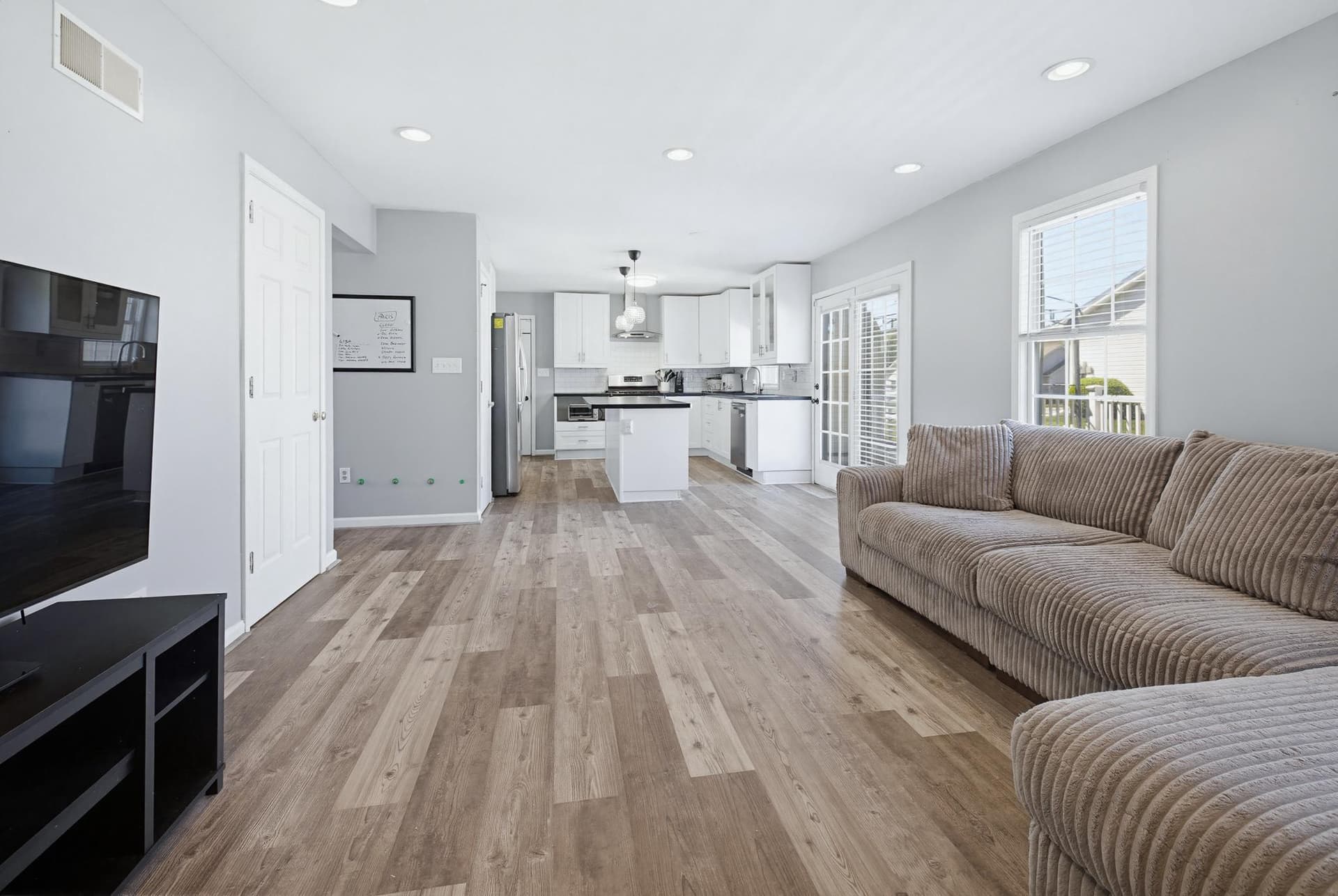 1802 Michelle Drive photo 5
