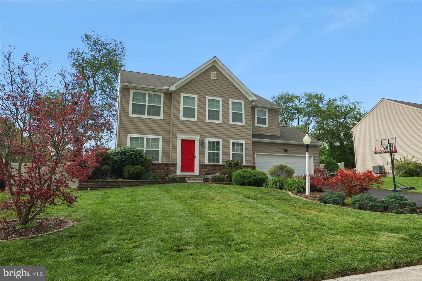 135 Surrey Lane photo 3