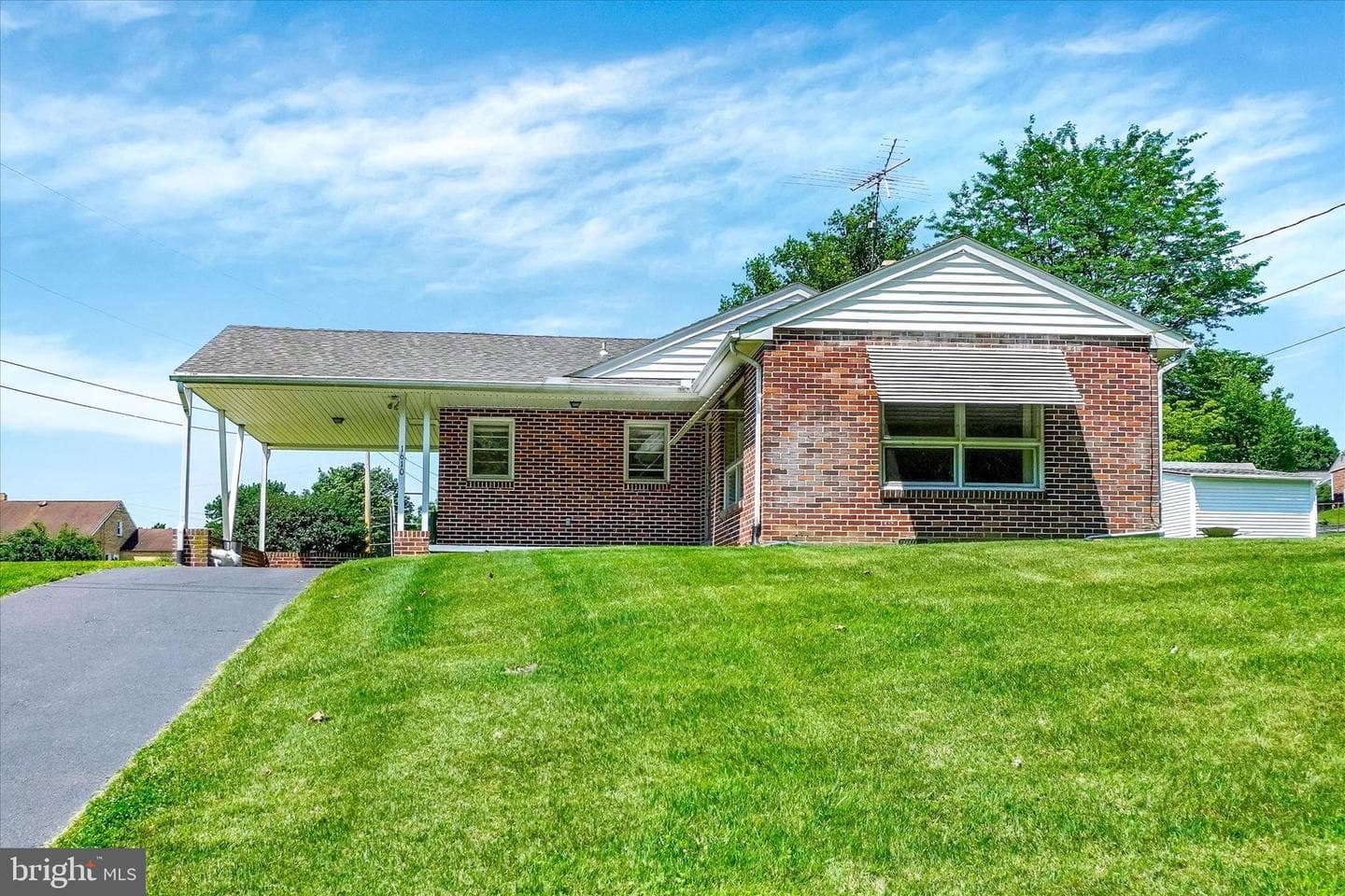 1610 N East Street photo 1