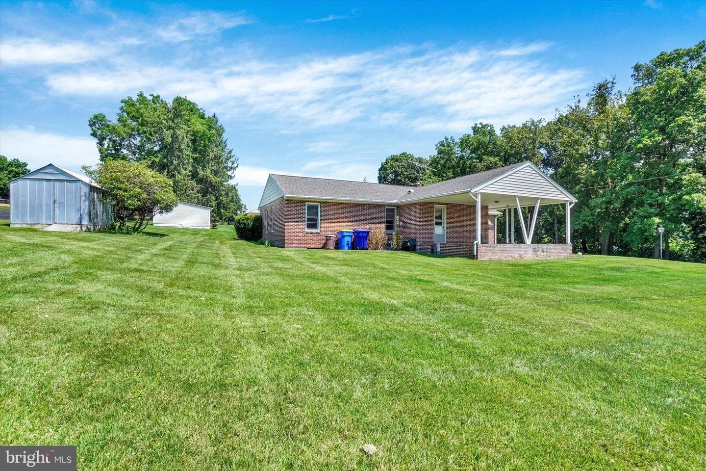1610 N East Street photo 23