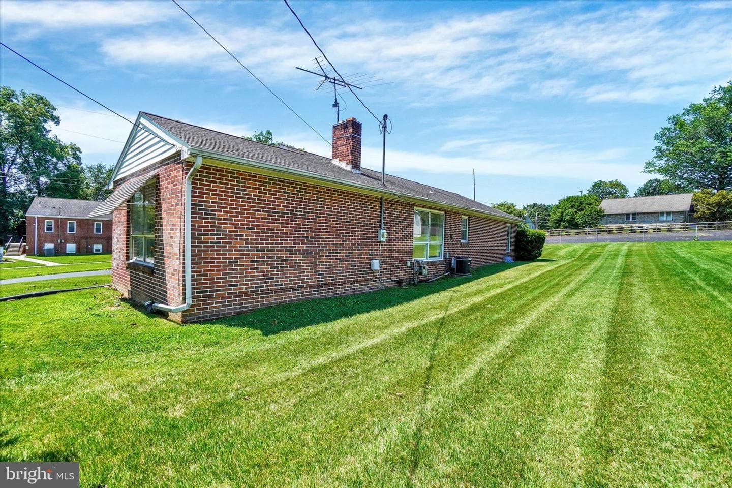 1610 N East Street photo 29
