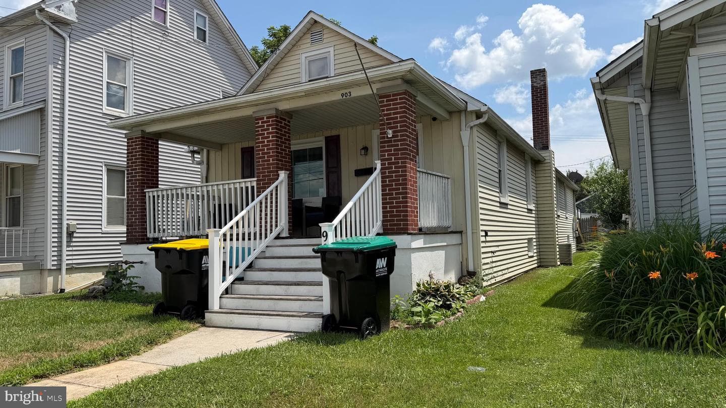 903 York Street photo 1