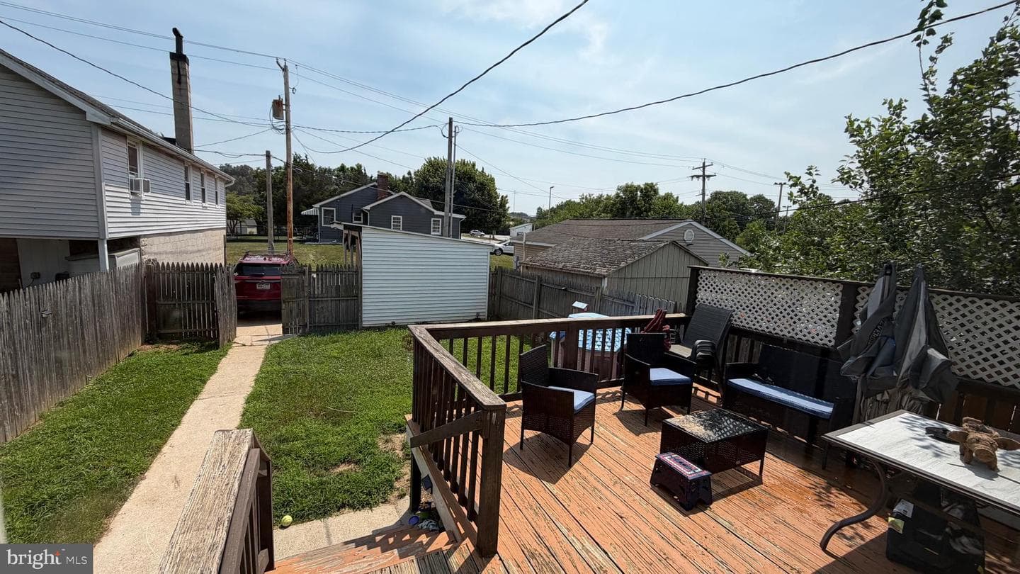 903 York Street photo 30