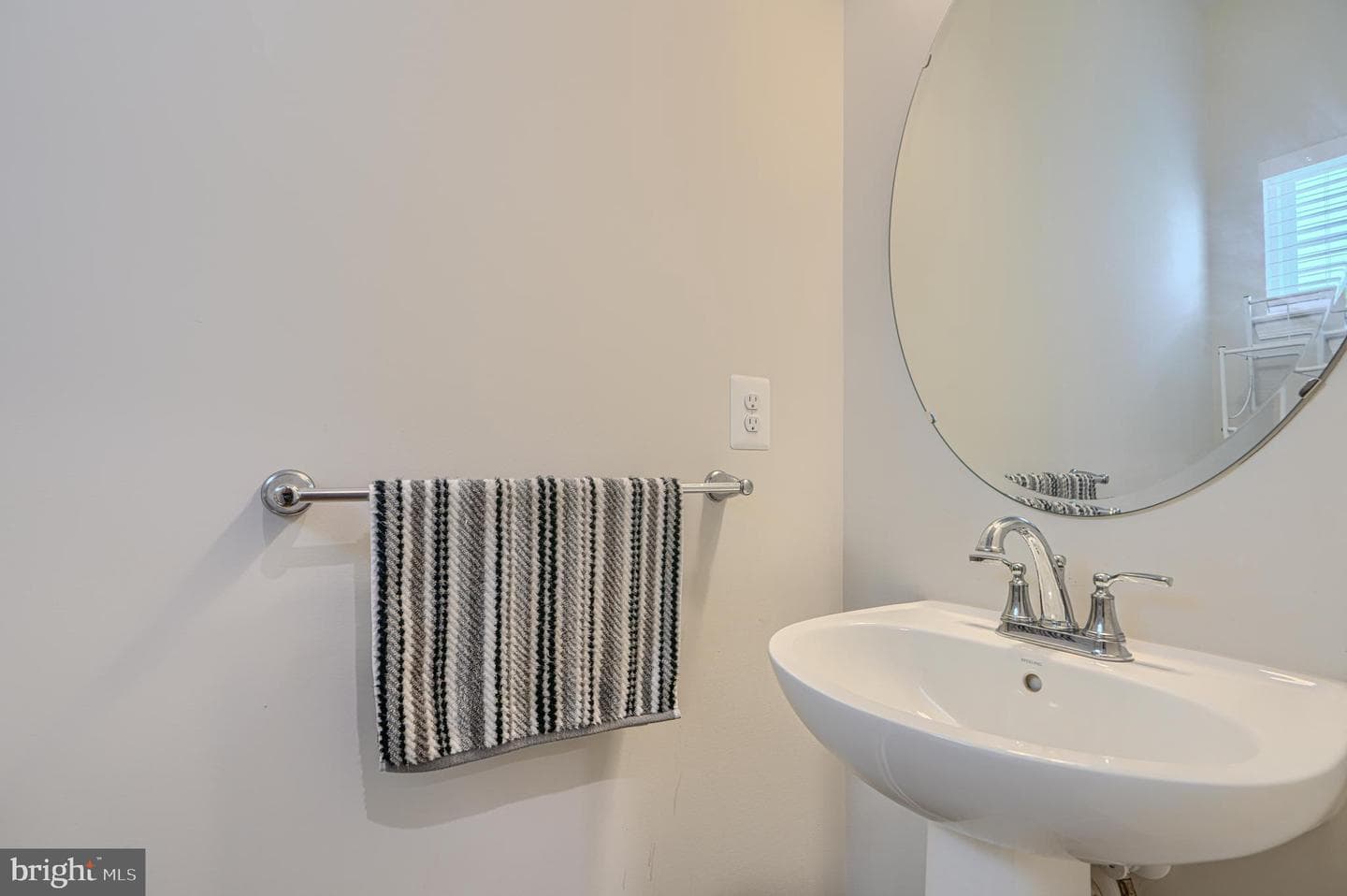 219 Chadsworth Way photo 27
