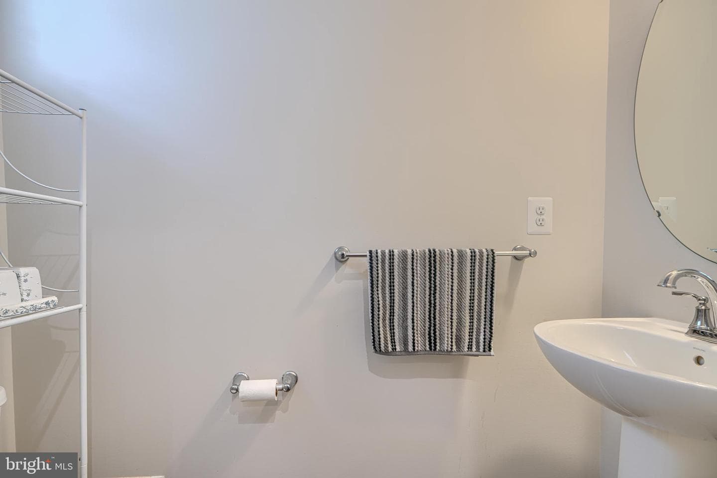 219 Chadsworth Way photo 28
