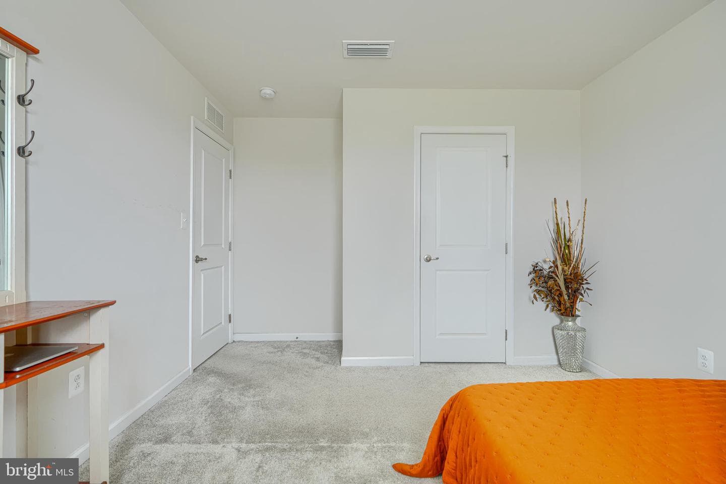 219 Chadsworth Way photo 43