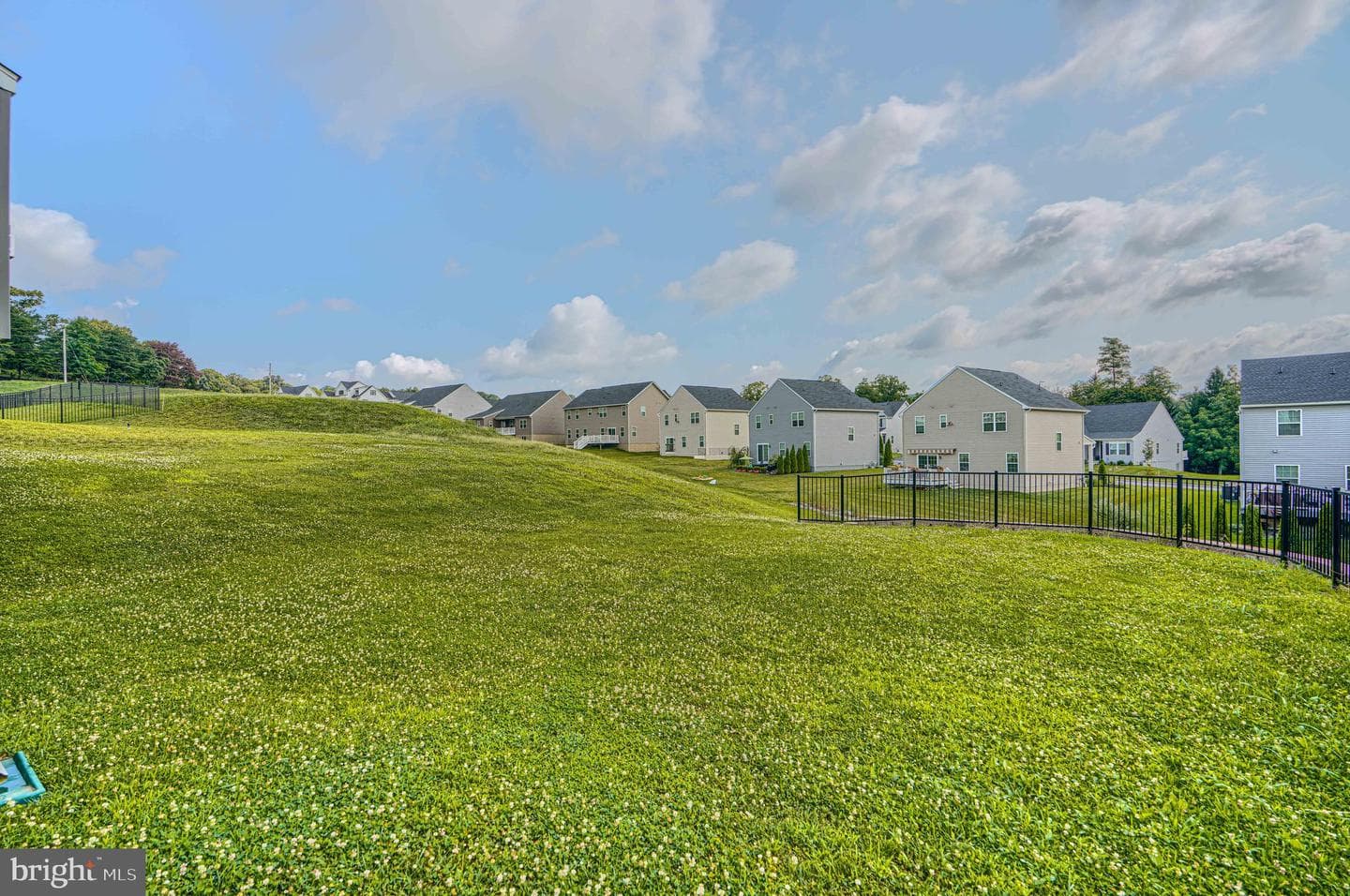 219 Chadsworth Way photo 56